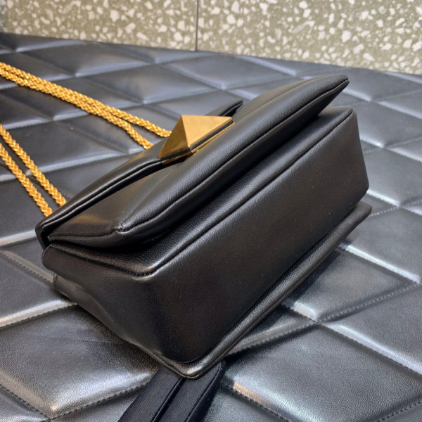 VALENTINO ONE STUD BAG WITH CHAIN