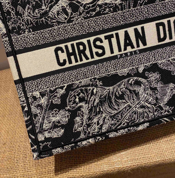 MEDIUM DIRO BOOK TOTE-36*18*28CM