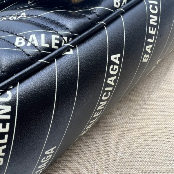 G*u*i gg marmont 26cm