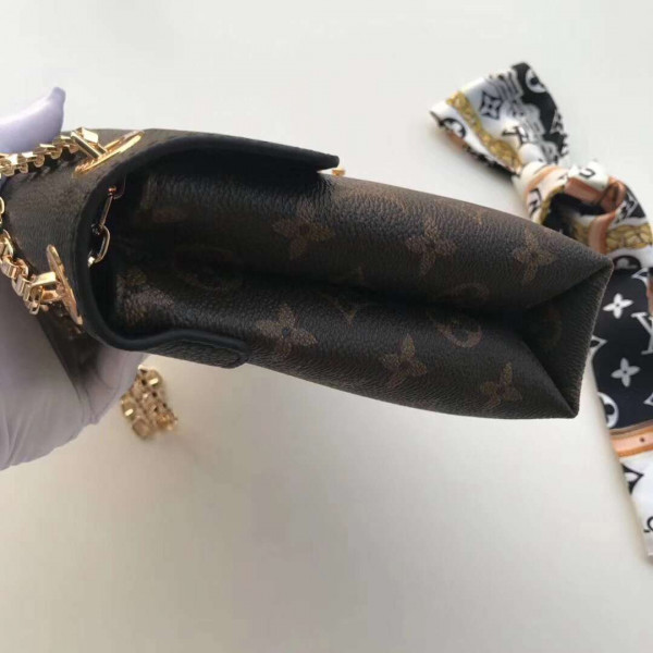 l0*is V*t0n pallas chain