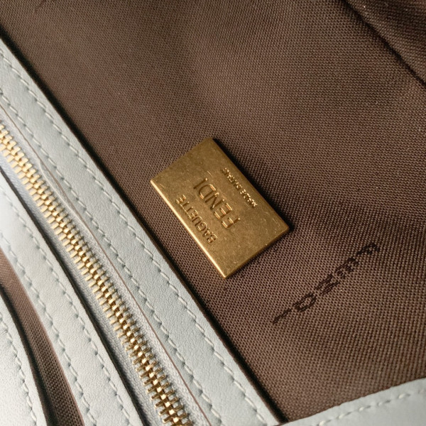 F**di baguette -27-15-6cm