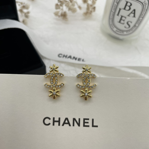 CL EARRINGS