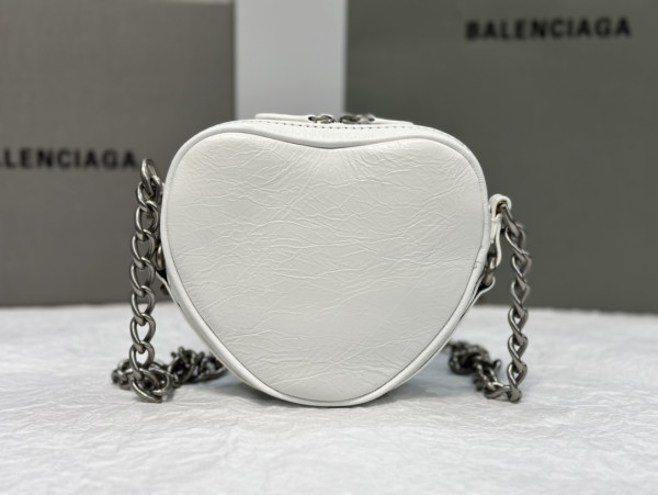 Ba*len*cia*ga  le cagole heart mini metallic crinkled-leather shoulder bag