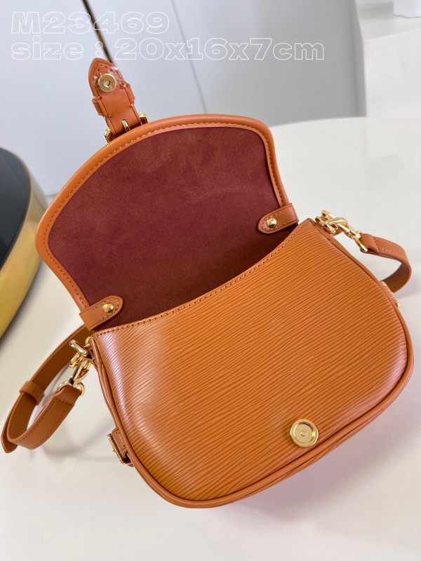 l0*is V*t0n saumur bb