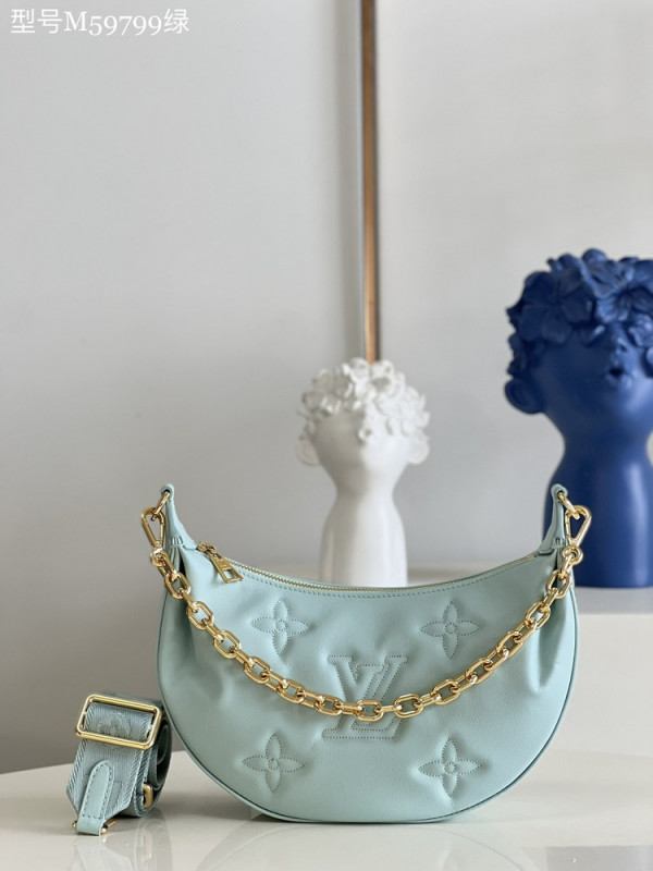 l0*is V*t0n over the moon