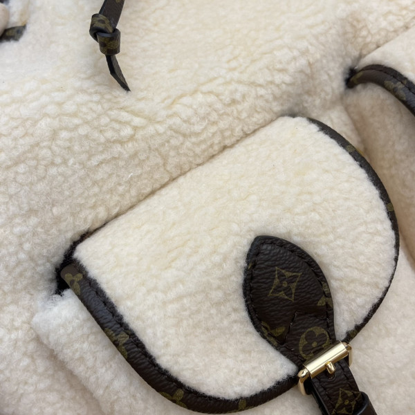 l0*is V*t0n ski backpack