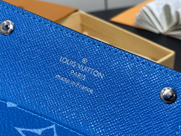 l0*is V*t0n card holder necklace-7.6*10*0.5cm