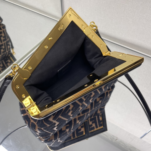 F**di first small-26-18-9.5cm