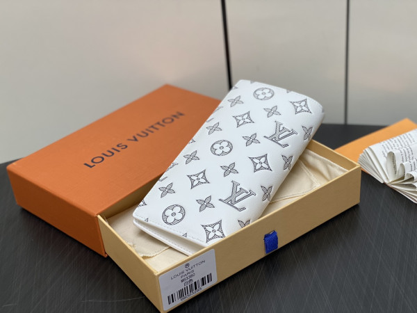 l0*is V*t0n brazza wallet-10*19*2cm