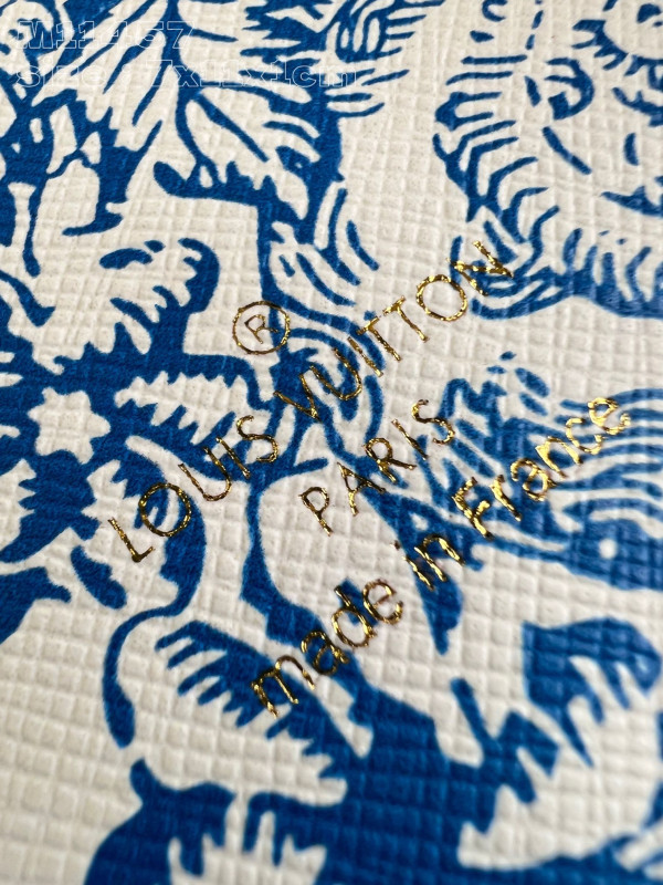 l0*is V*t0n pocket organizer-7.5*11.1*1 cm