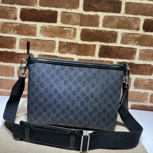 G*u*i messenger bag with interlocking g