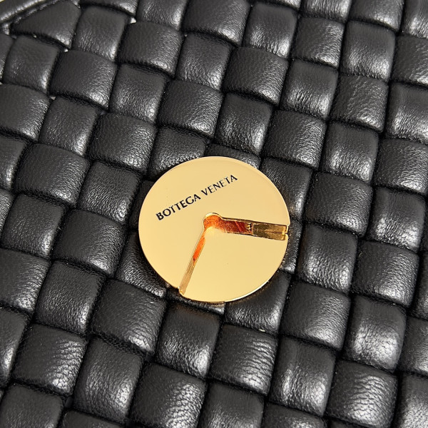 bo*te*ga Ve*ne*ta patti top handle bag