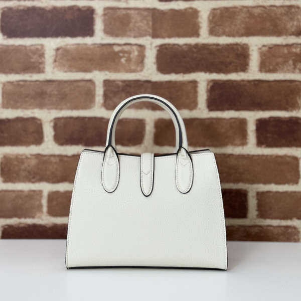 G*u*i small tote bag with hook closure