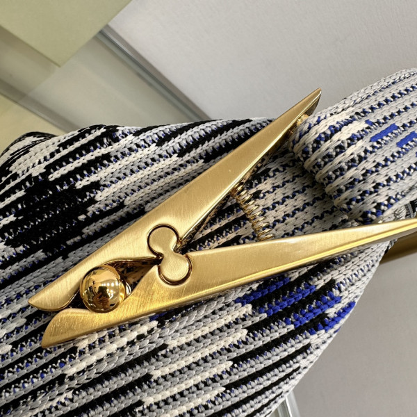 B**rry mini peg duffle bag