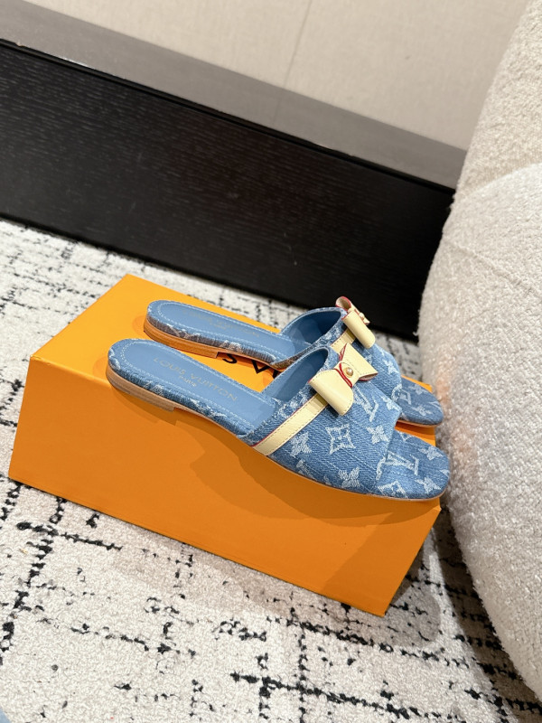 l0*is V*t0n slippers