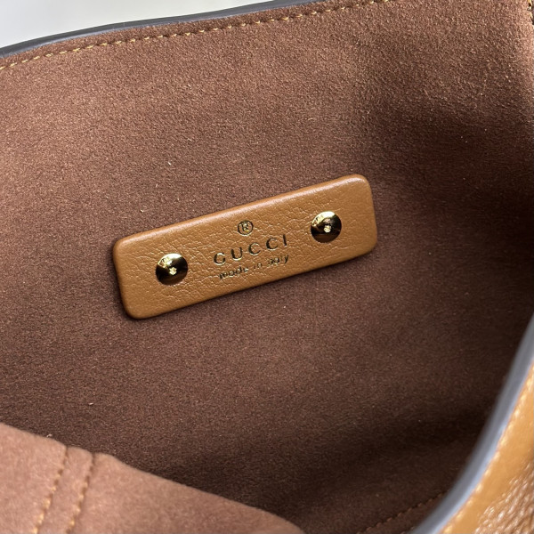 G*u*i softbit medium top handle bag