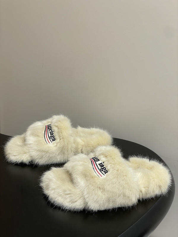 Ba*len*cia*ga slides