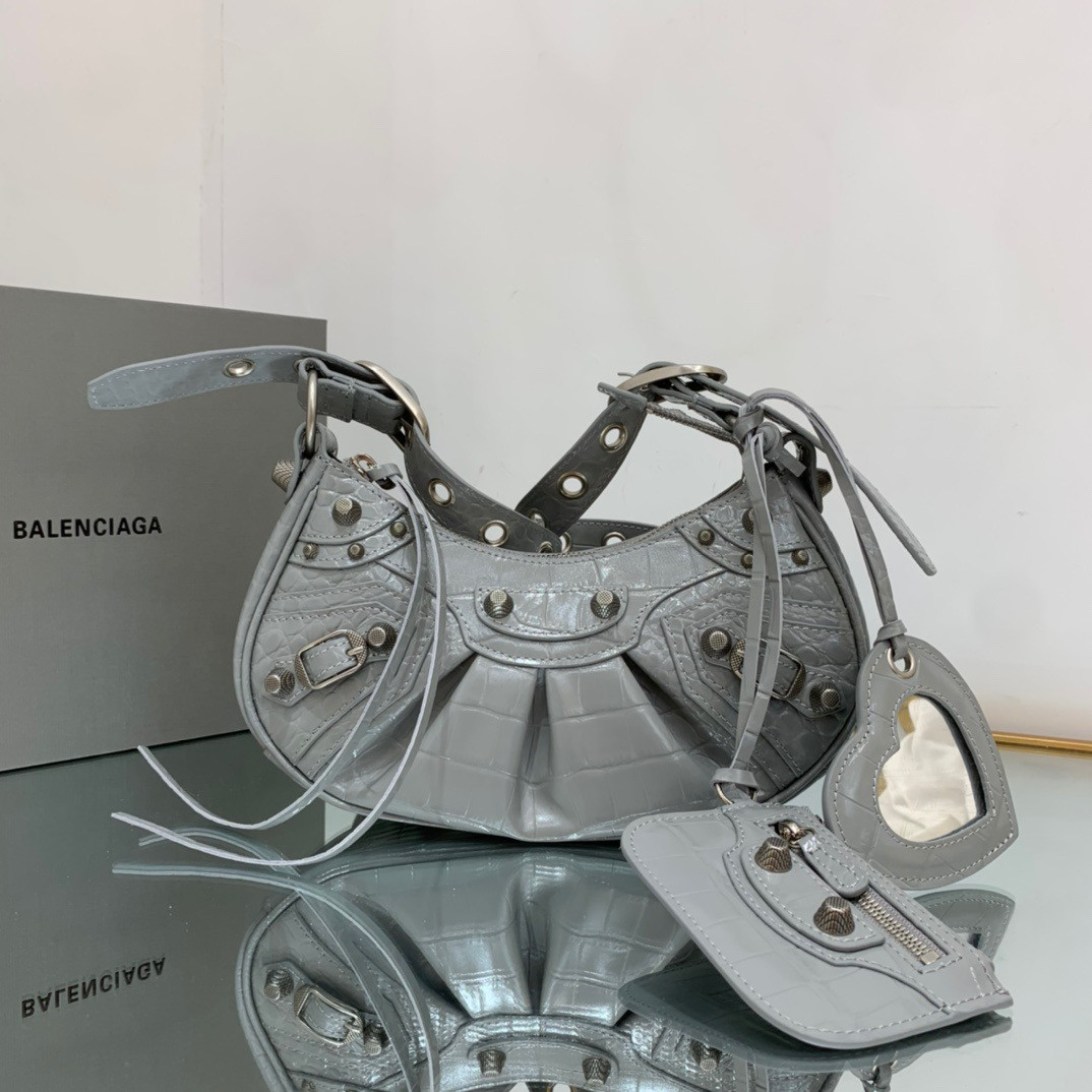 Ba*len*cia*ga women's le cagole xs shoulder bag