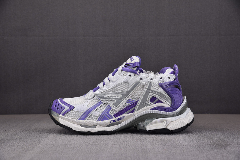 Ba*len*cia*ga runner